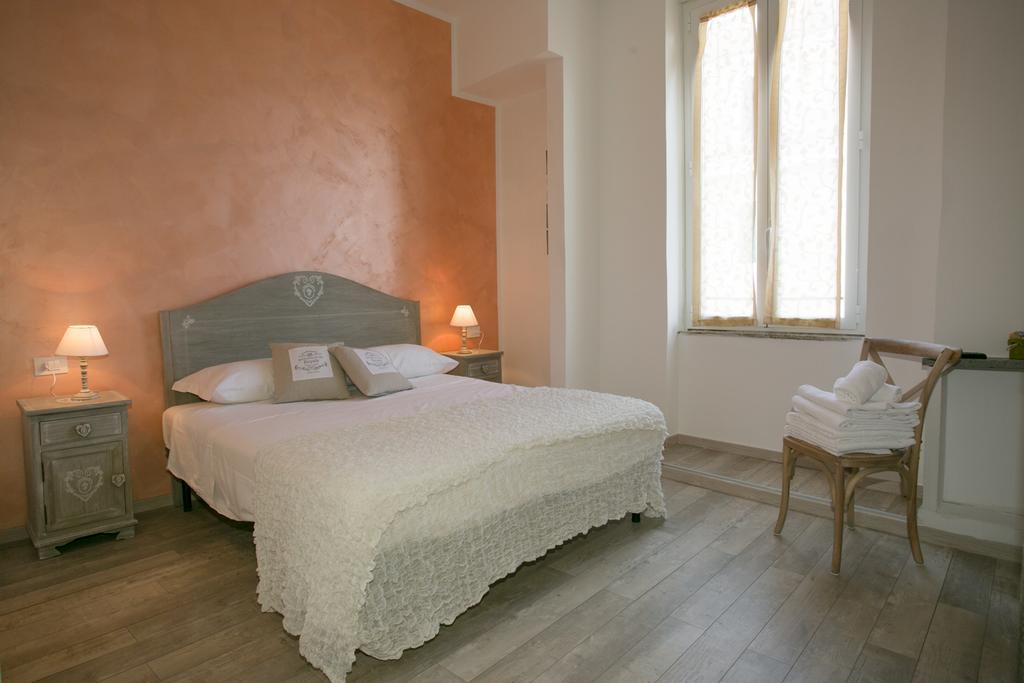 Colosseo Apartments And Rooms - Rome City Centre Room photo