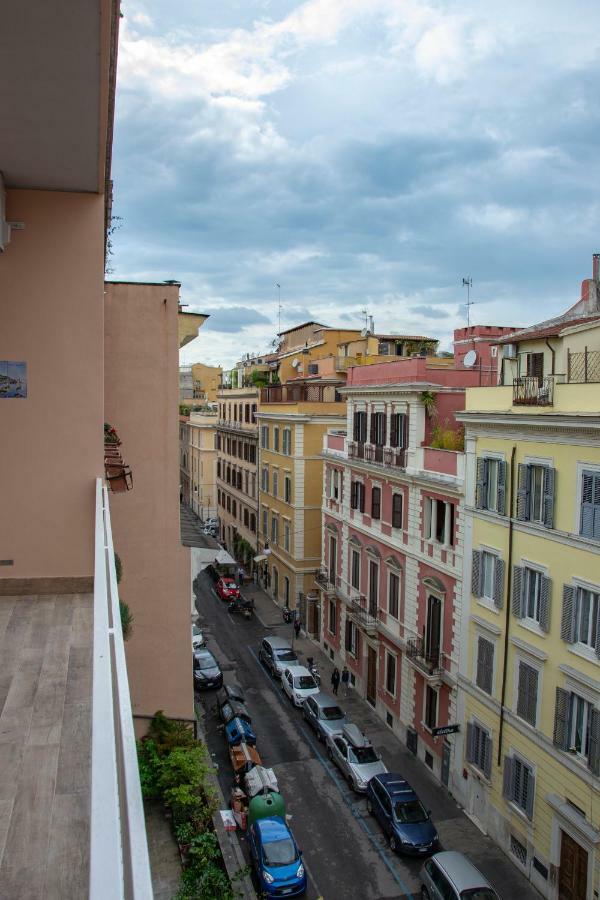 Colosseo Apartments And Rooms - Rome City Centre Exterior photo